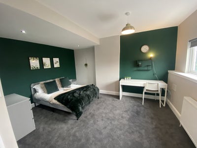 Superior En-Suite 3 Bed House Share - 6 Ha Main Photo