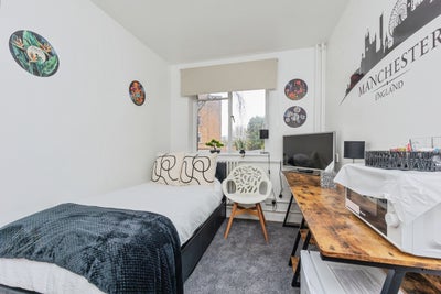 Stylish Room HMO| Bills Included | Gym & Concierge Main Photo
