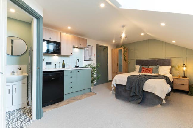 Stunning Ensuite Double Room | Nr Seafront & Train Main Photo