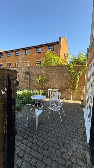 Room in Big student house by Holloway Road  Main Photo