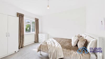 Warm Double Room  – HA9 🏠 Wembley Park / Brent Main Photo