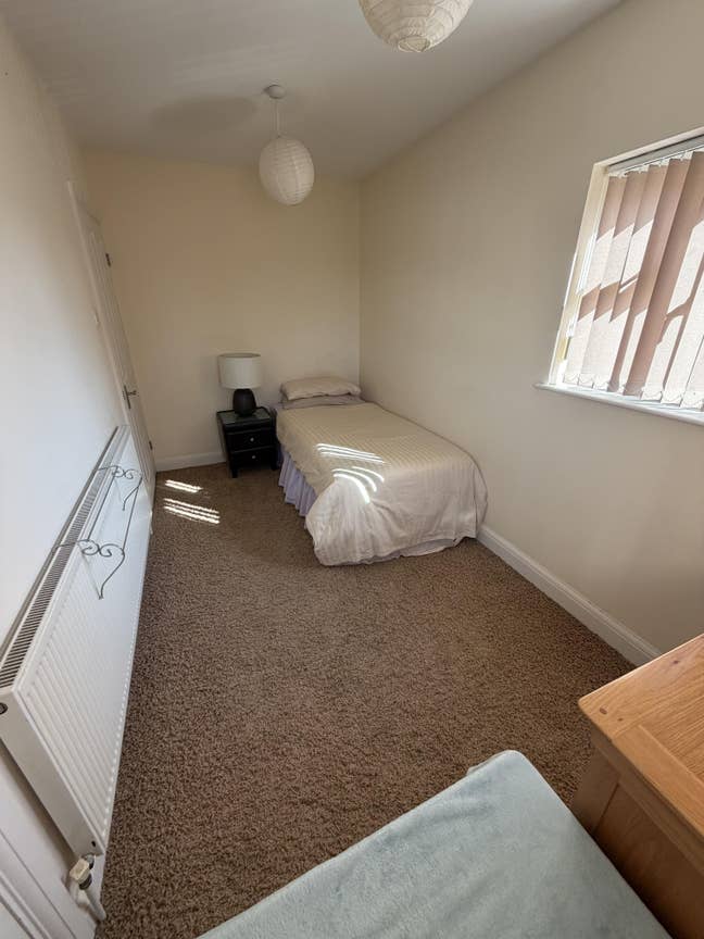 Double aspect double room in quiet area Main Photo