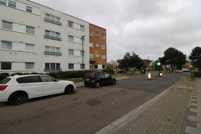 2-Bedroom First Floor Flat – Merbury Road Main Photo