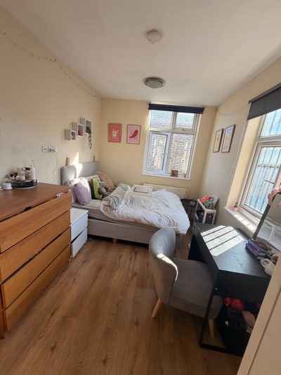 Lovely double room available  Main Photo