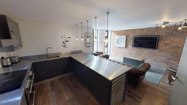 Beautiful En-Suite Available from July!! Main Photo