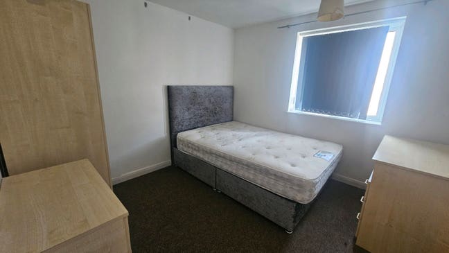 Room to let, bills included Main Photo