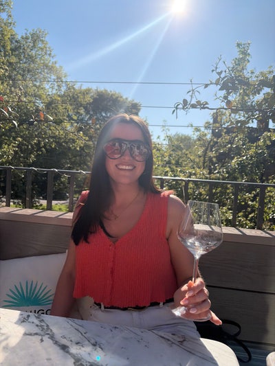 Professional Female seeks a double room Main Photo