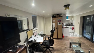 Studio For rent  Main Photo