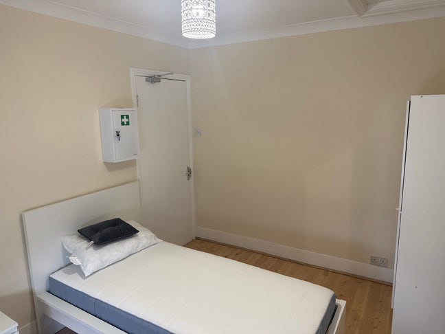 Modern Double Room( Main Photo