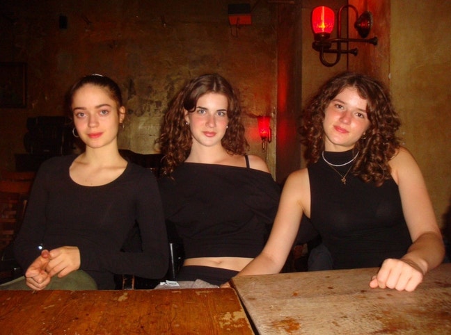 Looking for flatmates and room in London Main Photo