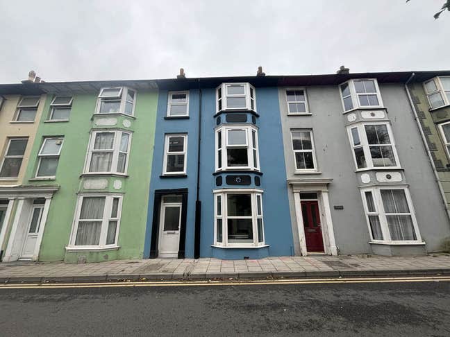 20 Queens Road Main Photo