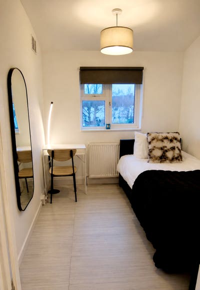 Ideal room for professionals  Main Photo