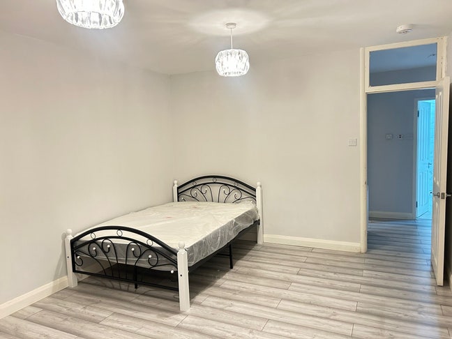 Beautiful rooms available for rent in Dartford  Main Photo
