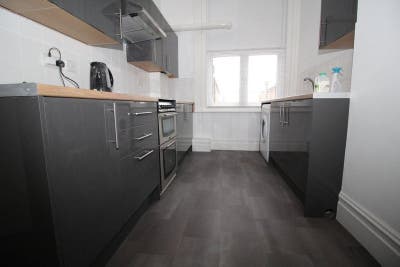 Last Remaining Room in Shared Apartment  Main Photo