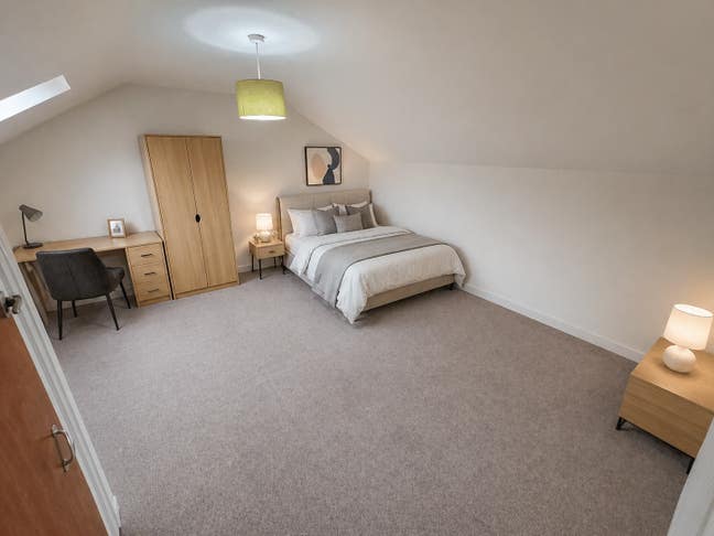 Room available for professionals Main Photo