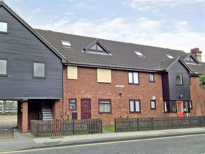 Modern one bed flat with Parking, Ilford IG1 Main Photo