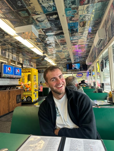 Searching for a Double Room.  Main Photo