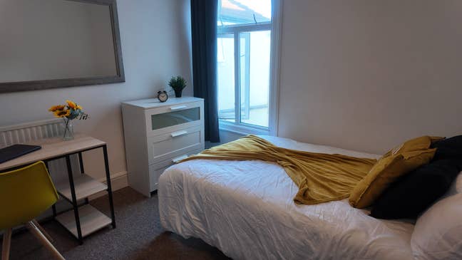 PO4 | &pound;550 | Easy Move | Double| Bills Inc Main Photo