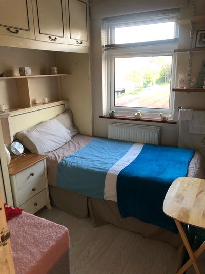Single bedroom available for short term let Main Photo