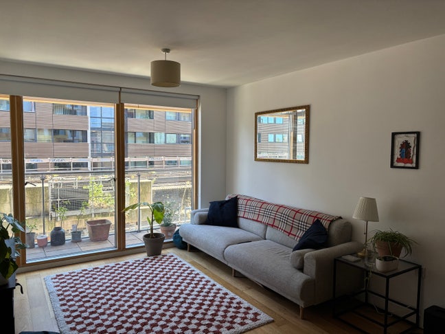 Short-term (<3mnths) Modern refurbed double room🏡 Main Photo