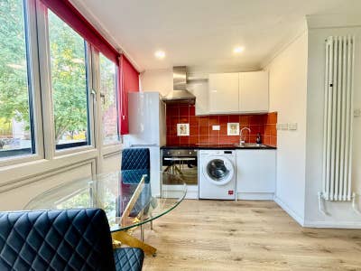 Studio with Balcony and Bills Included NW8 Main Photo