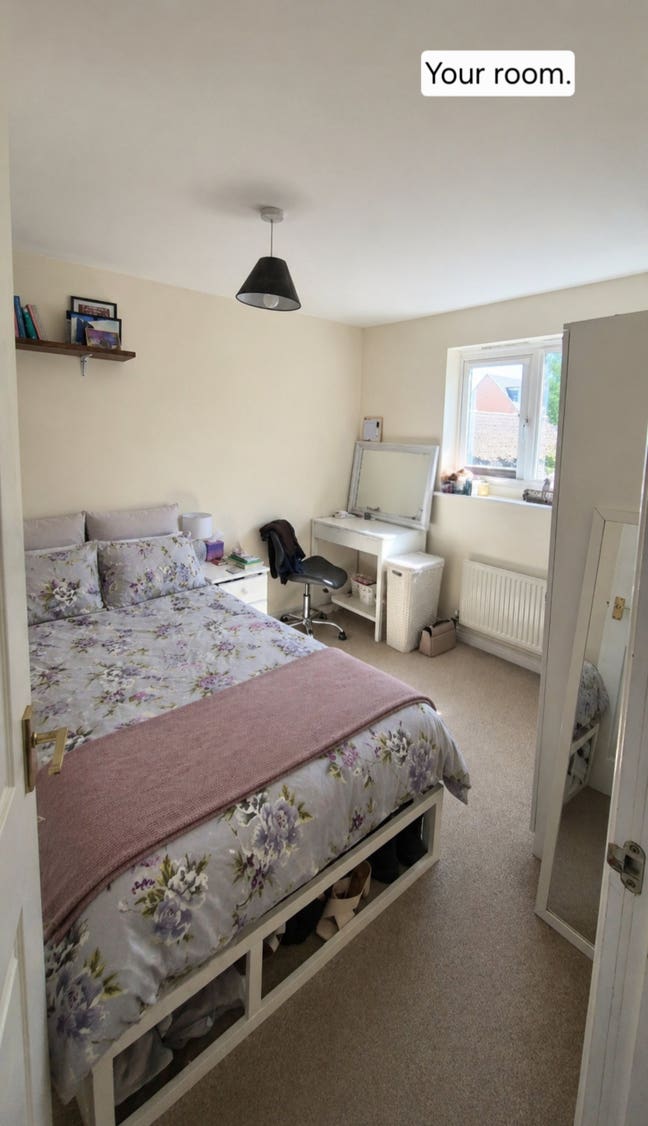 Modern Double Room with home gym + big garden Main Photo