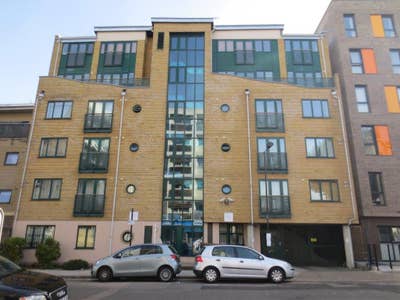 Luxury 2 bed, 2 bath with Parking, Poplar E14 Main Photo