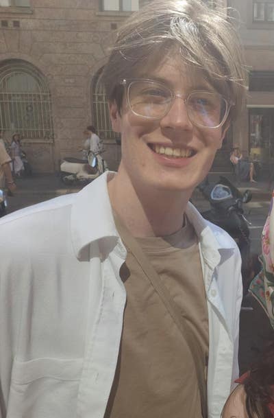 Summer intern looking for room (June-August) Main Photo