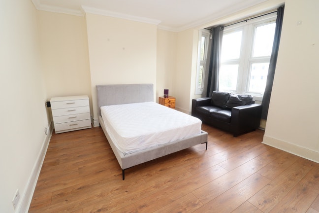 Massive Double Room in Central Canary Wharf Main Photo