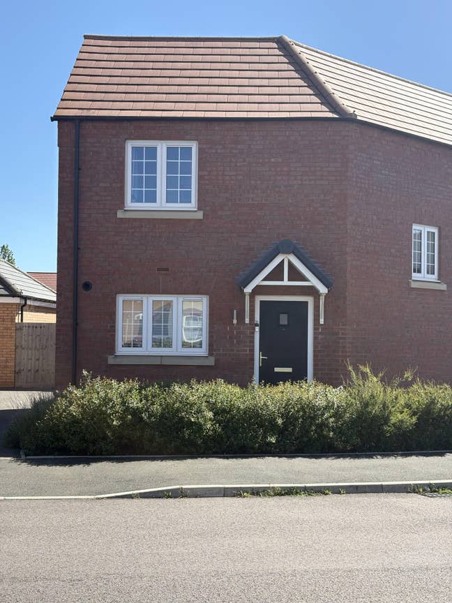 🏡 Modern 3-Bedroom House Share in Duston, Northam Main Photo