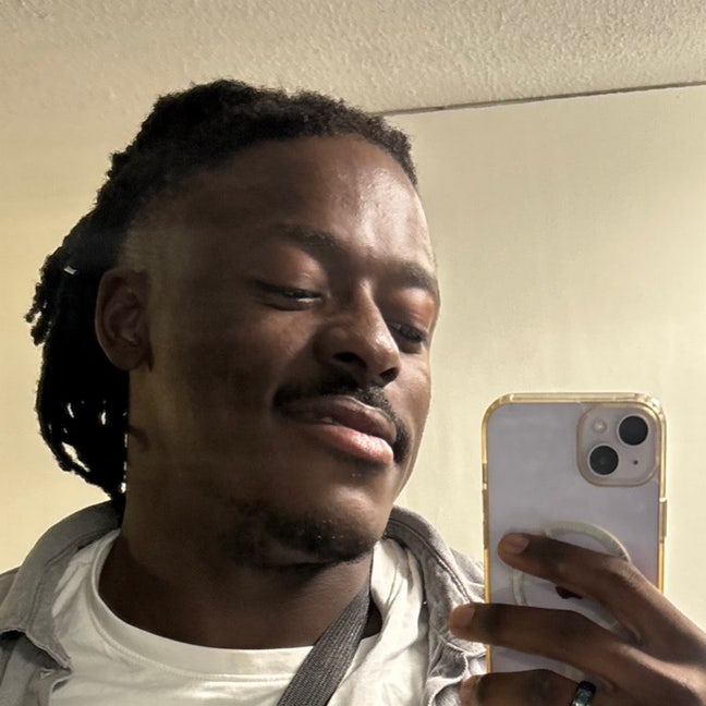 25 year old Male seeks a single or double room Main Photo