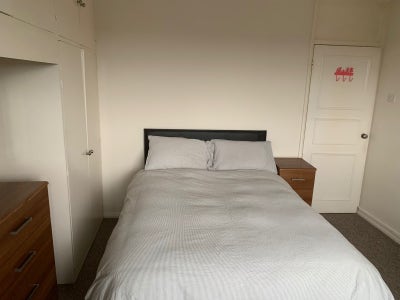 Double room for rent @ Parson's Green Main Photo