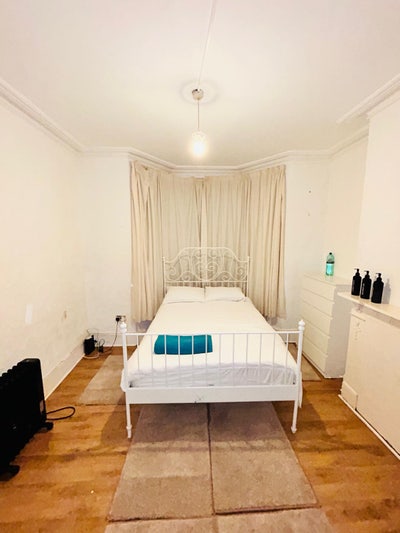 One room available Tottenham  Main Photo