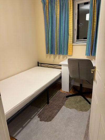 Single room available  Main Photo