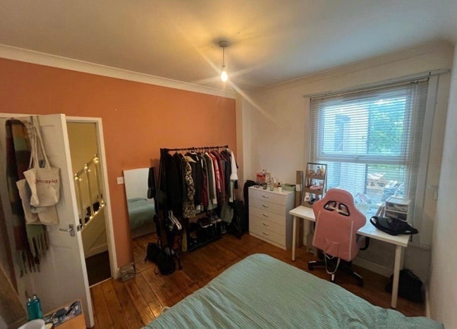 Double room available in Manor House Main Photo