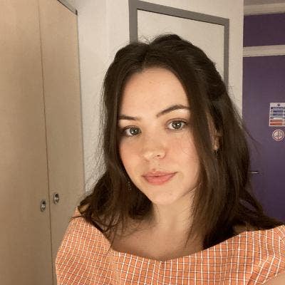 Friendly professional seeking double room Main Photo