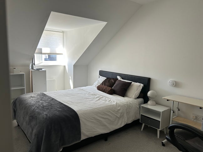 1 Double room (shared bathroom) Main Photo