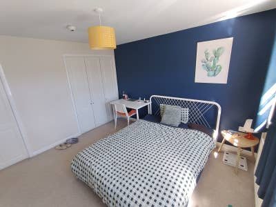 Sunny spacious room in beautiful detached house Main Photo