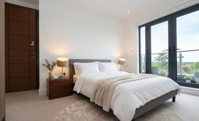 60 Seconds Walk to Picadilly Line Hurry Up!! Main Photo