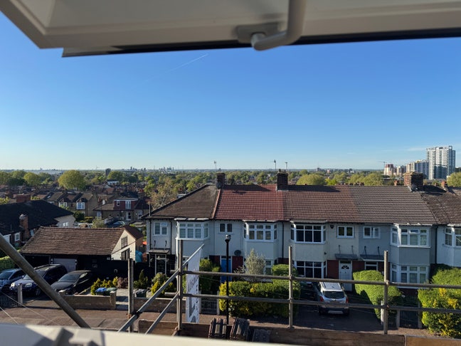 Complete loft floor including bathroom Main Photo