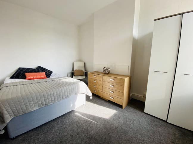 Double Room to Rent, Burton Avenue DN4 Main Photo