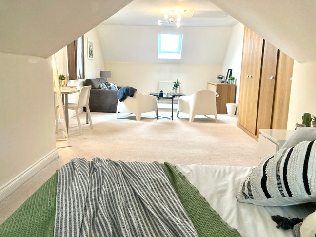 Xxl Room 👀 See It to Believe It 💚 Main Photo