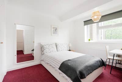 Amazing  double  close to East Putney   Main Photo