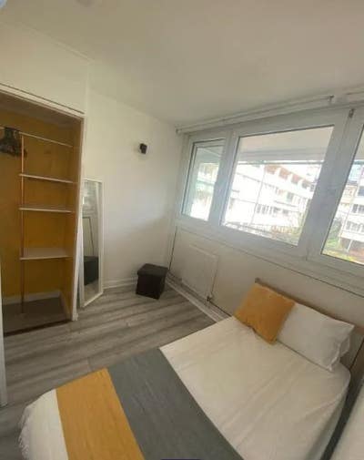 ✨ Bright Double Bedroom in Surrey Quays ✨ Main Photo