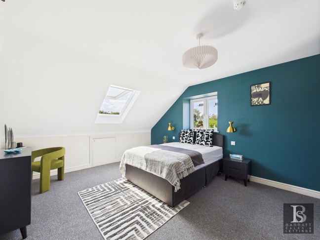 🤩 Near Amazon - Parking & Garden Main Photo