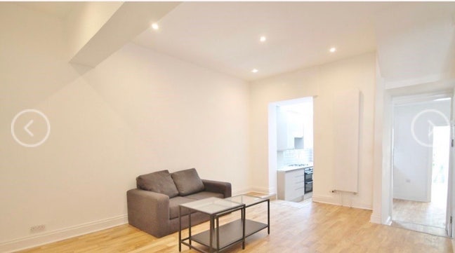 Spacious 4 beds 3 receptions 2 baths tube 2 mins  Main Photo