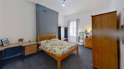 3 Double Rooms – 140 Gregory Boulevard Main Photo