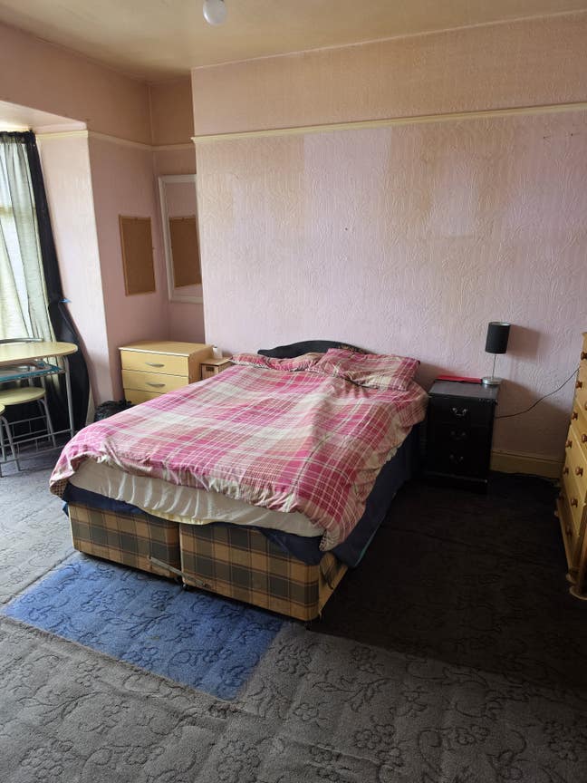 Room to let in a cosy home Photos too come soon Main Photo