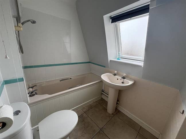 2 Bedroom Flat with Parking in Central Southsea Main Photo