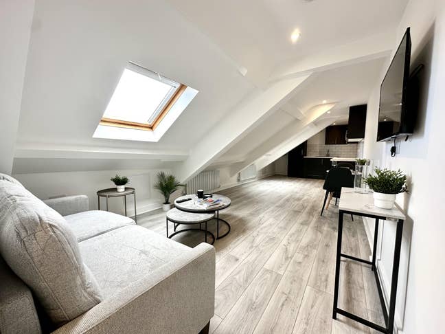 2 Bedroom Flat in Heart of Heaton Main Photo